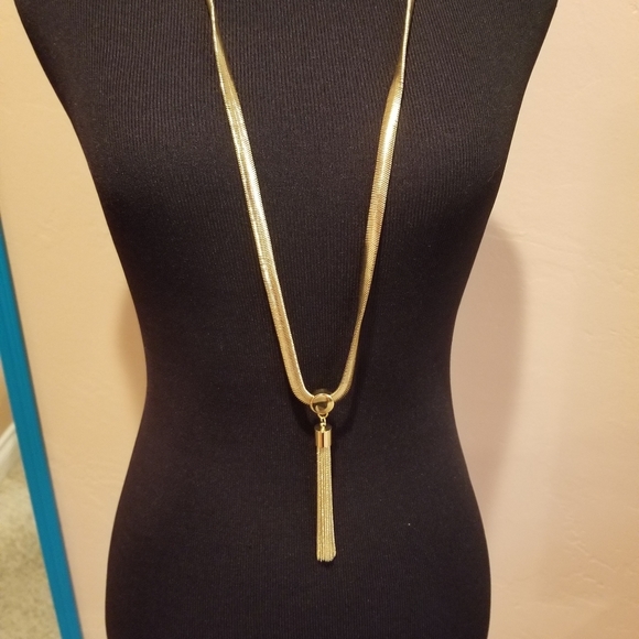 Vince Camuto Serpentine Gold Tassle Necklace - Picture 2 of 8